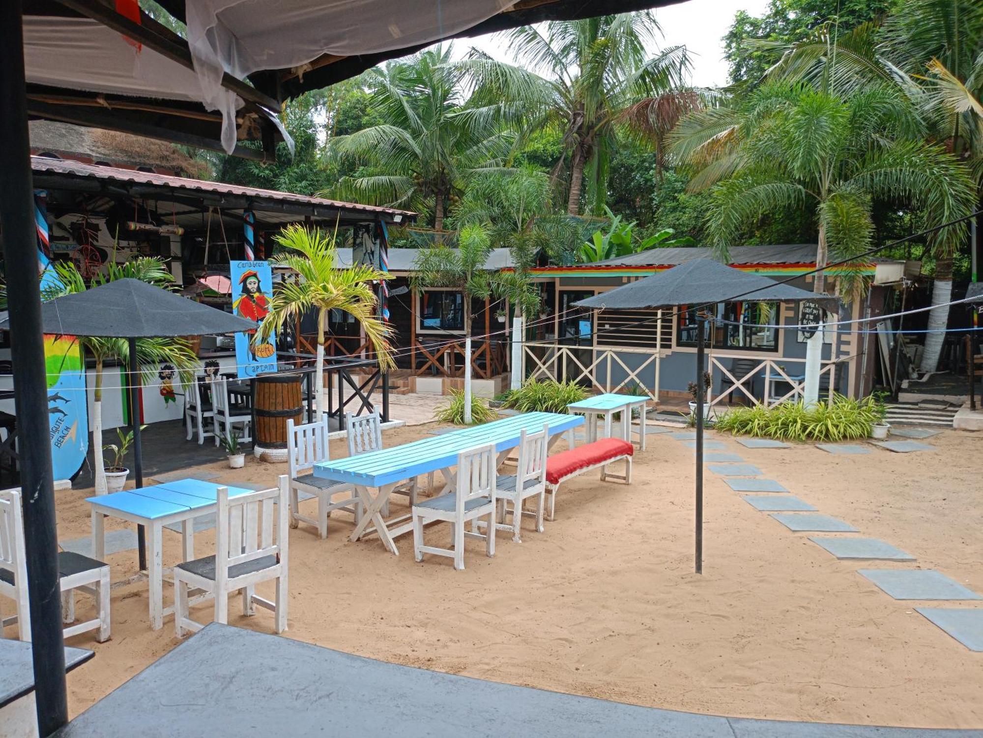 Boaty'S Beach Cottages كالانغيُت المظهر الخارجي الصورة