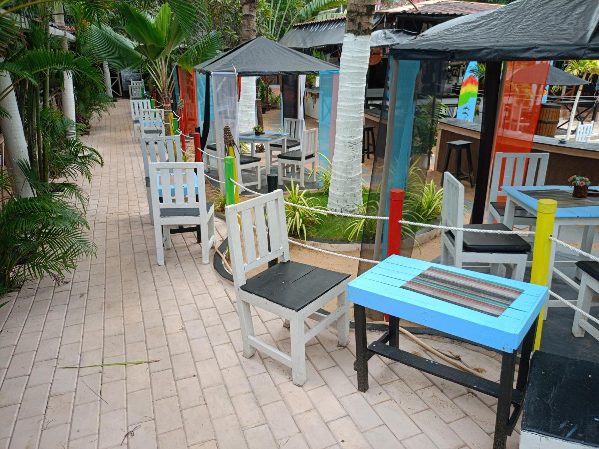 Boaty'S Beach Cottages كالانغيُت المظهر الخارجي الصورة