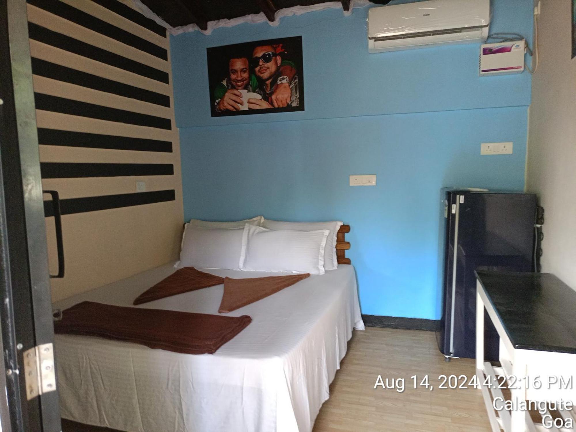 Boaty'S Beach Cottages كالانغيُت الغرفة الصورة