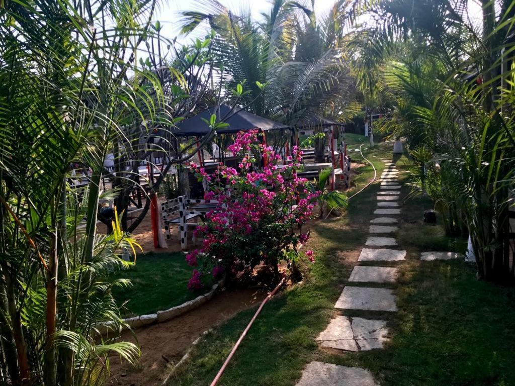 Boaty'S Beach Cottages كالانغيُت المظهر الخارجي الصورة